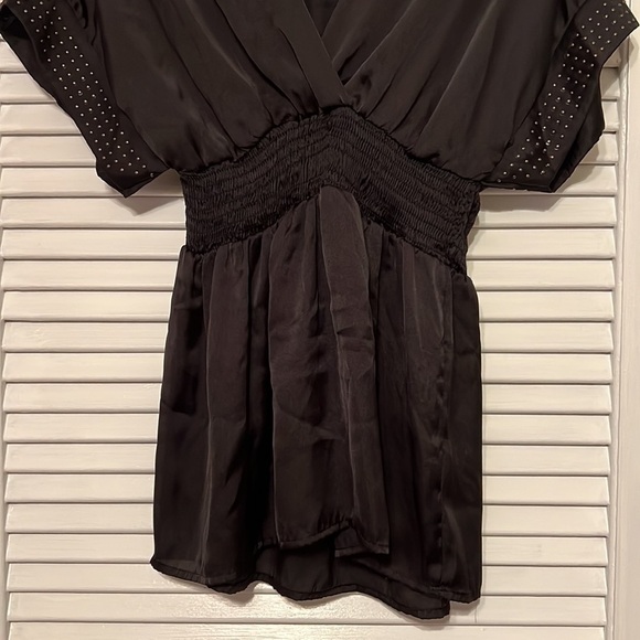 Women’s Top - Picture 9 of 14